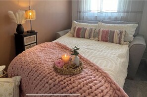 2 多间卧室、熨斗/熨衣板、WiFi、床单