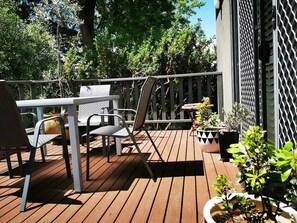 Outdoor dining - Your Home Away From Home in a Charming Street (West Launceston)