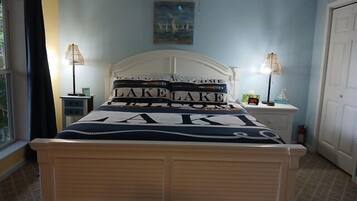 3 bedrooms, desk, iron/ironing board, free WiFi
