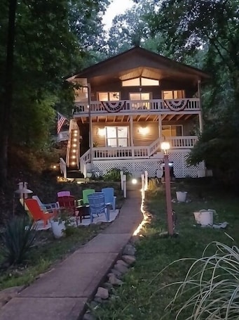 Terrace/patio. Secluded Lakefront, private dock, kayaks, paddle board, couples & family retreat
