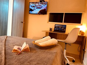 3 bedrooms, desk, iron/ironing board, free WiFi
