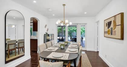 Designer Home - Private Pool & BBQ - 1.5mi to Beach