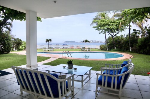 Enjoy the most beautiful bay in the world. Acapulco Bay!