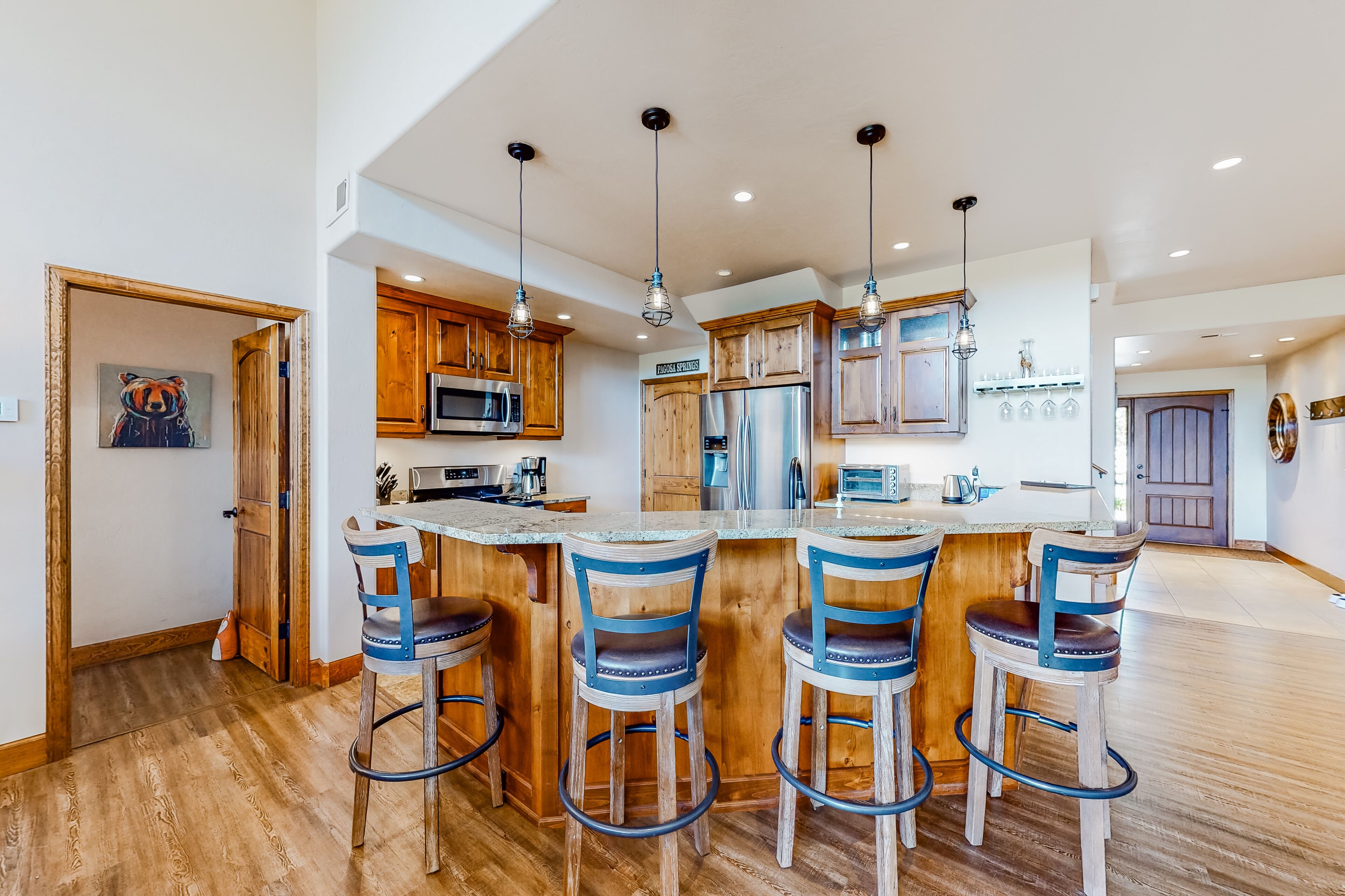 Sublime dog-friendly townhouse with mountain view, central AC, & washer/dryer