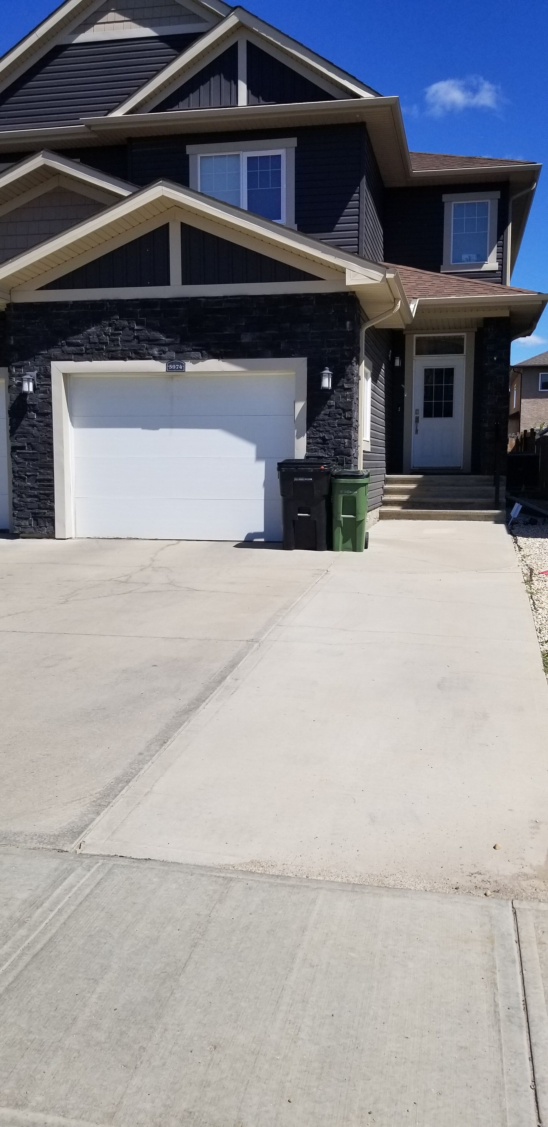 Relax peacefully in a family-friendly A'conditioned home, in a safe neighbouhood