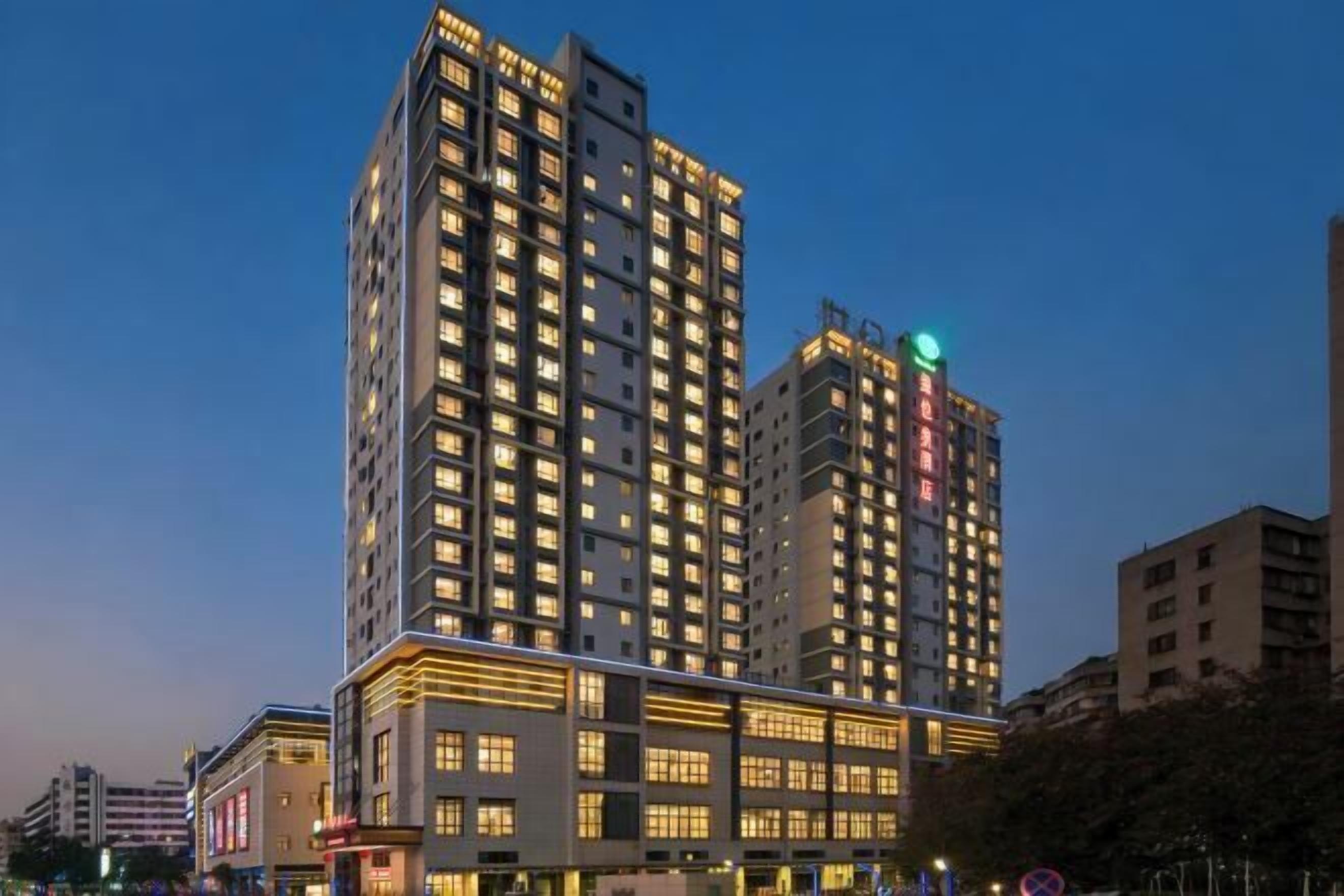 المنشأة من الخارج