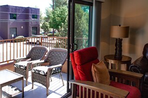 Interior - Spacious apartment with a Southwestern style in a great West Sedona location. (Sedona)