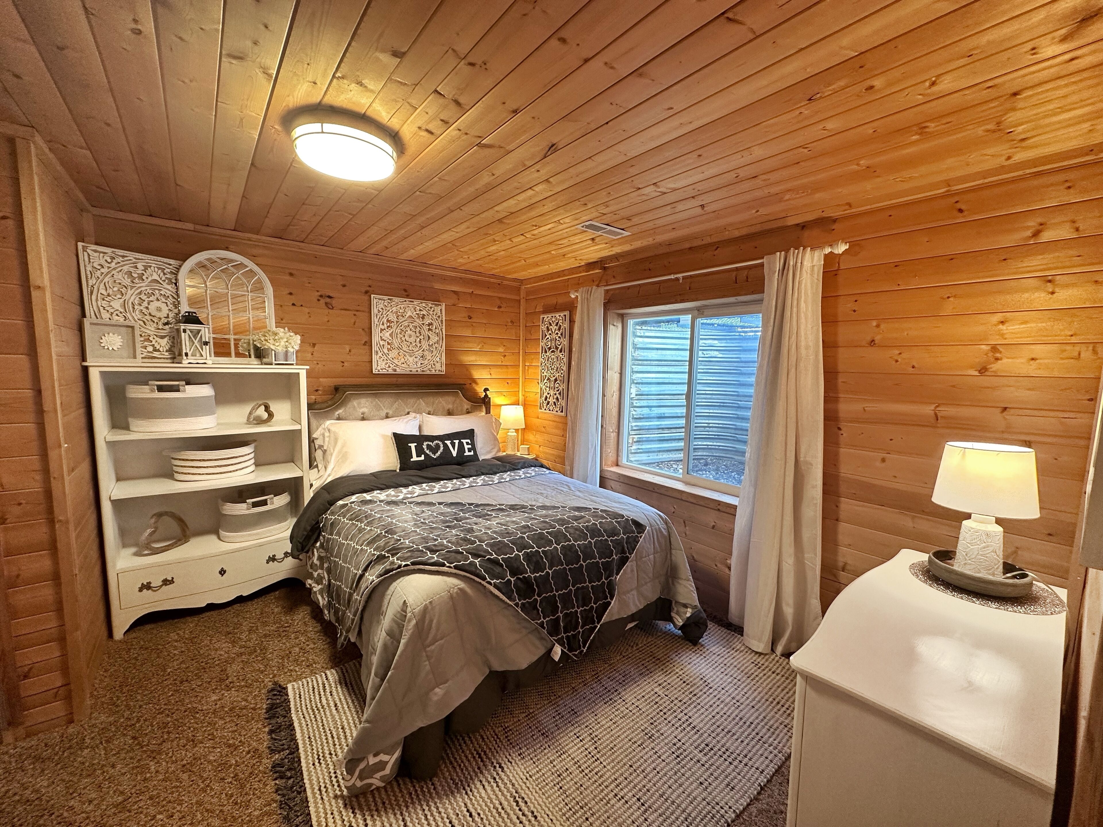 4 bedrooms, desk, free WiFi, bed sheets
