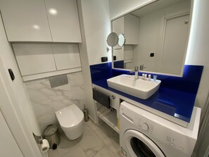 Bathroom - საუკეთესო აპარტამენტი ზღვასთან ყველაზე ახლოს (Batumi)