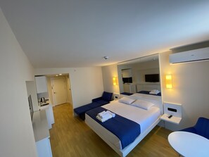 1 bedroom, WiFi, bed sheets - საუკეთესო აპარტამენტი ზღვასთან ყველაზე ახლოს (Batumi)