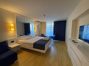 1 bedroom, WiFi, bed sheets - საუკეთესო აპარტამენტი ზღვასთან ყველაზე ახლოს (Batumi)