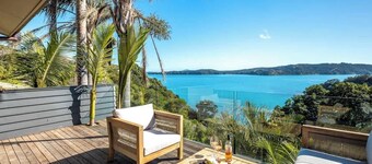 Palms on Kennedy Point - Waterfront house with Spa