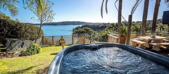 Palms on Kennedy Point | Stay Waiheke