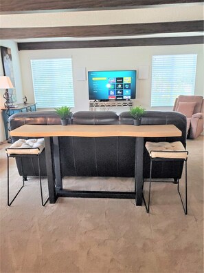 House, Private Bathroom (Jacob's Well) | Lounge - Jacob's Well (Redding)