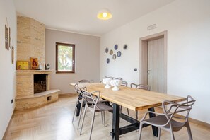 Dining - Massaroom - Gorgeous villa with sea view pool (Conversano)