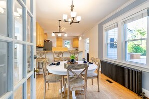 Luokittelematon kuva, 2 kautta 49, painike