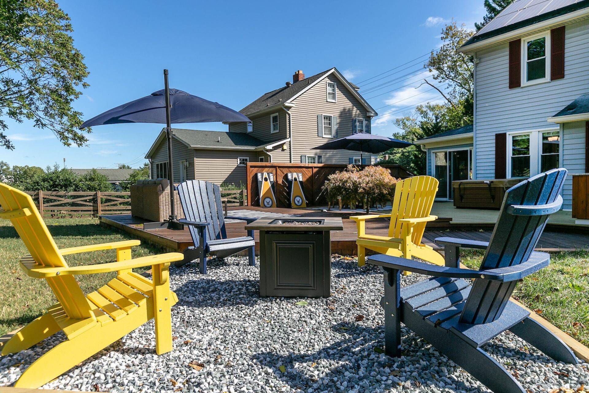 Stay in USNA-themed dog-friendly home steps from Navy Stadium