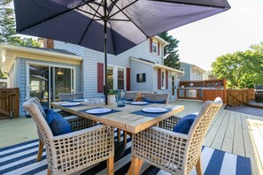 Outdoor dining - USNA Home Steps to Stadium Dog-Friendly w Parking (Annapolis)