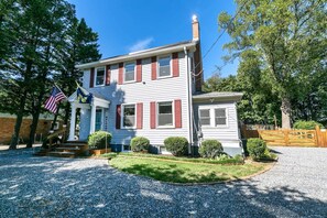 Unclassified image, 4 of 48, button