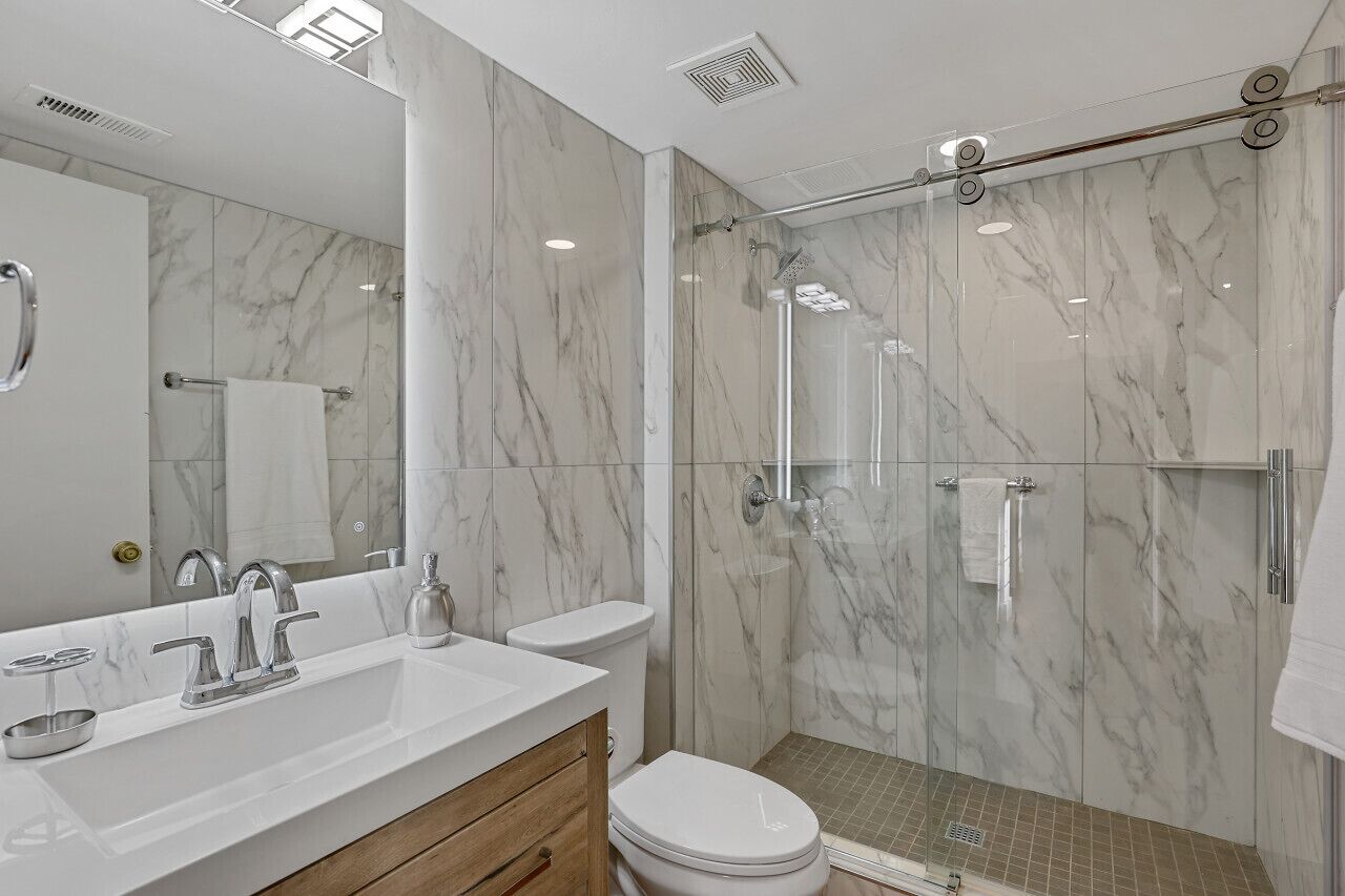 *Brand New Listing* Country Club Condo