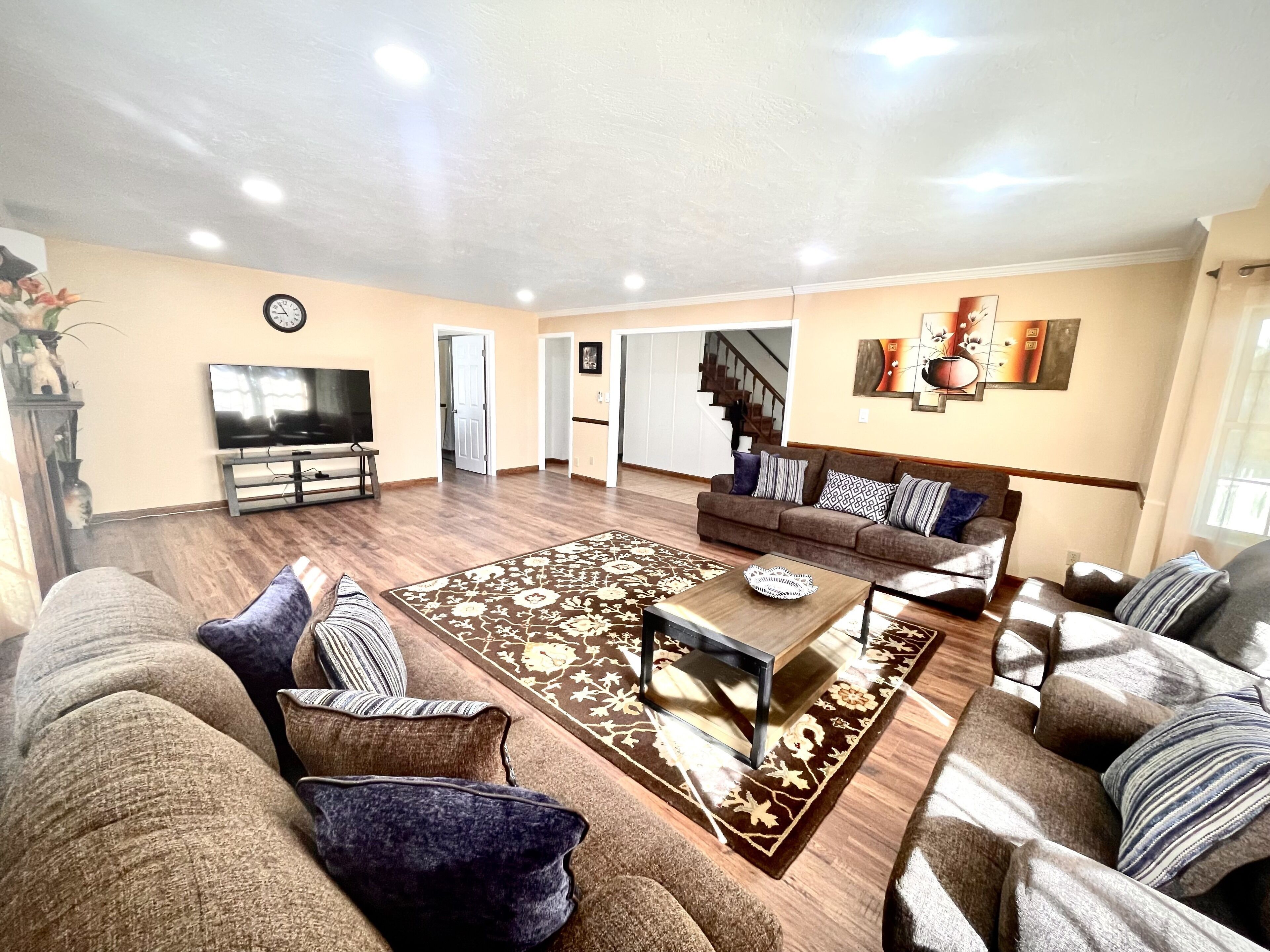 Spacious, Family-Friendly Cabin/w Fireplace, Pool Table in Lake Arrowhead