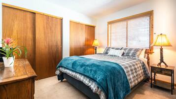 2 bedrooms, iron/ironing board, travel crib, free WiFi