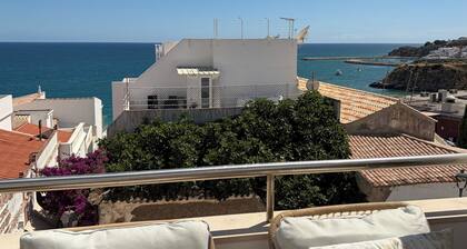 Beautiful charming flat, beautiful terrace facing the sea. Exceptional location
