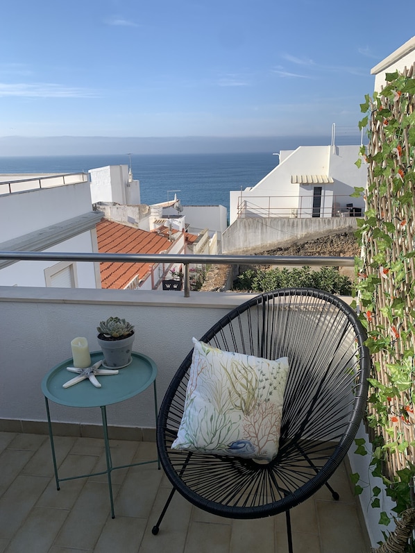 Terrace/patio - Beautiful charming flat, beautiful terrace facing the sea. Exceptional location (Albufeira)