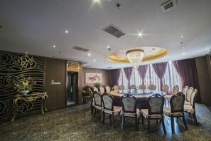 Unclassified image, 3 of 85, button - Xin Shun Hotel (Hongya)