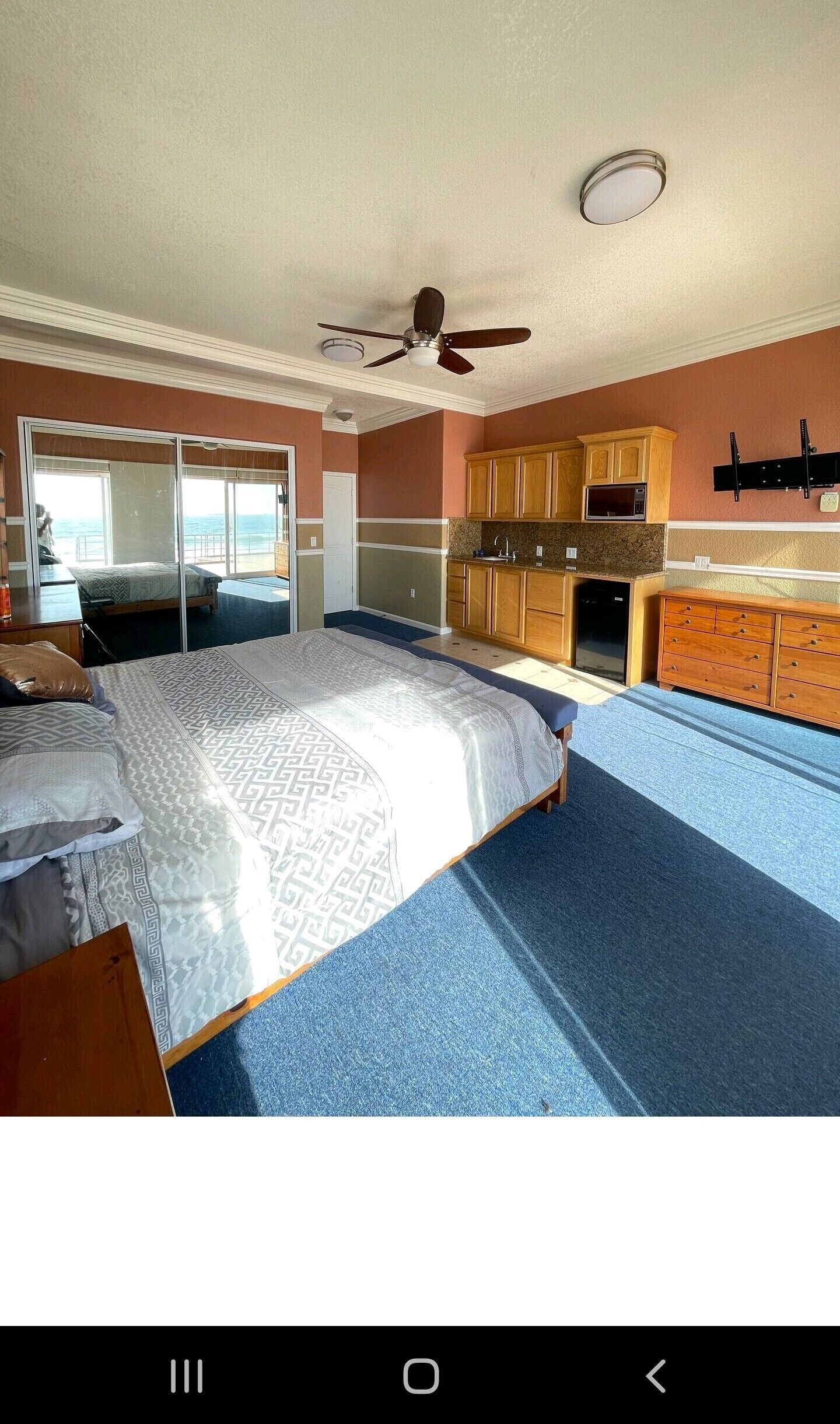 Oceanviews king suite w/breathtaking views and sounds right outside