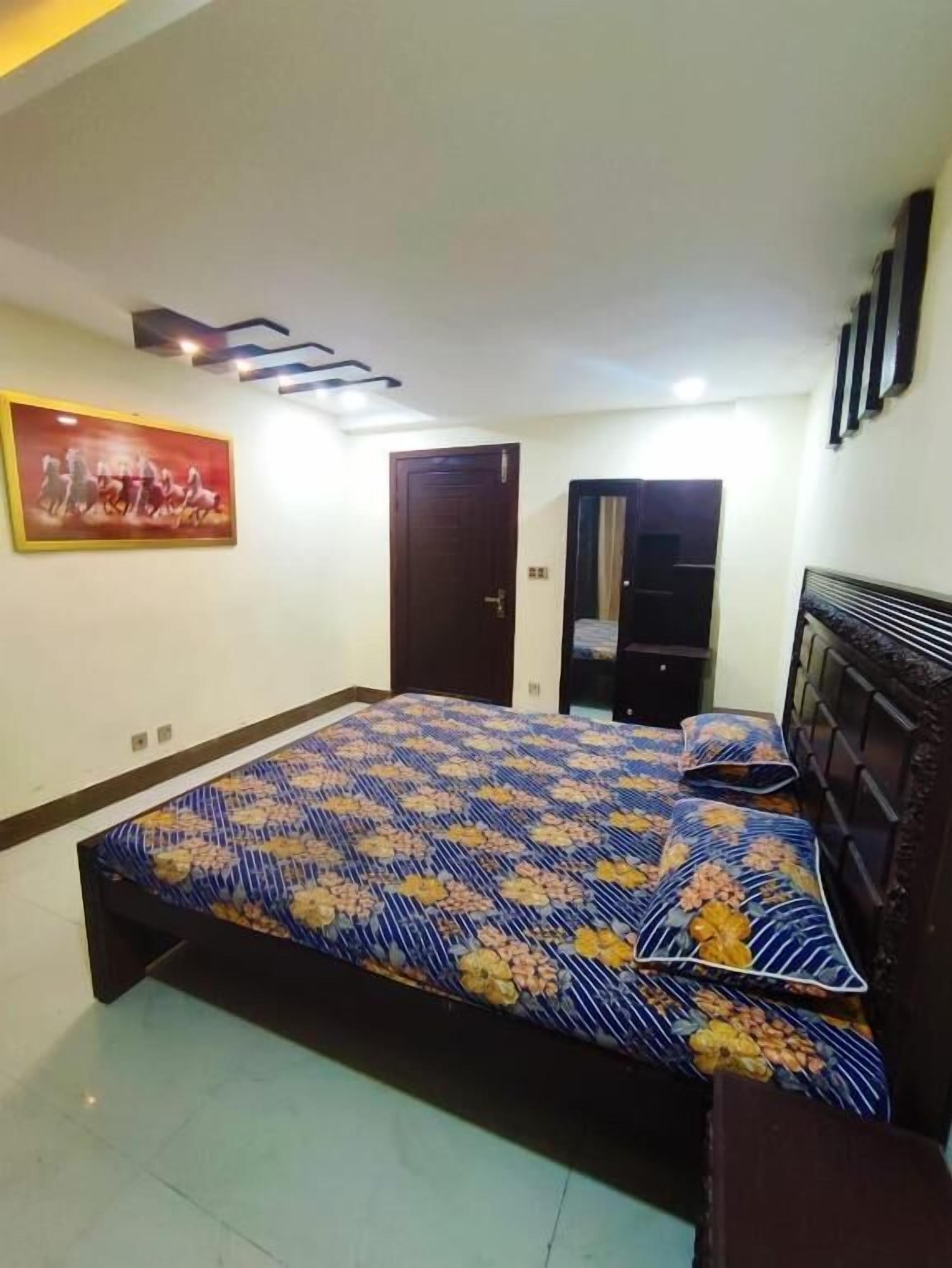 Double Room | Laptop workspace, free WiFi