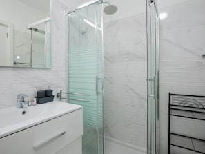 Shower, hair dryer, towels - 412 YUCCA PARK Second Line to Beach (Costa Adeje)