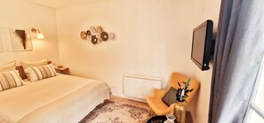 2 間睡房、熨斗/熨衫板、可攜式嬰兒床、免費 Wi-Fi