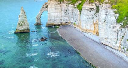 Charmant gßte avec piscine, bain nordique, proche des plages du débarquement.