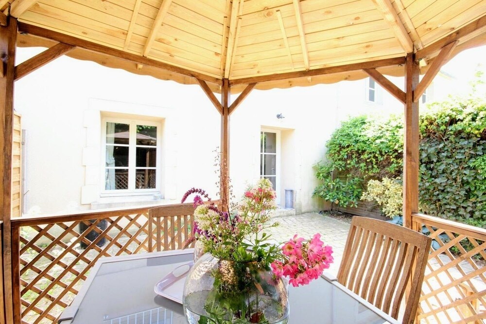 Charming cottage 2 to 4 people with swimming pool close to the landing beaches