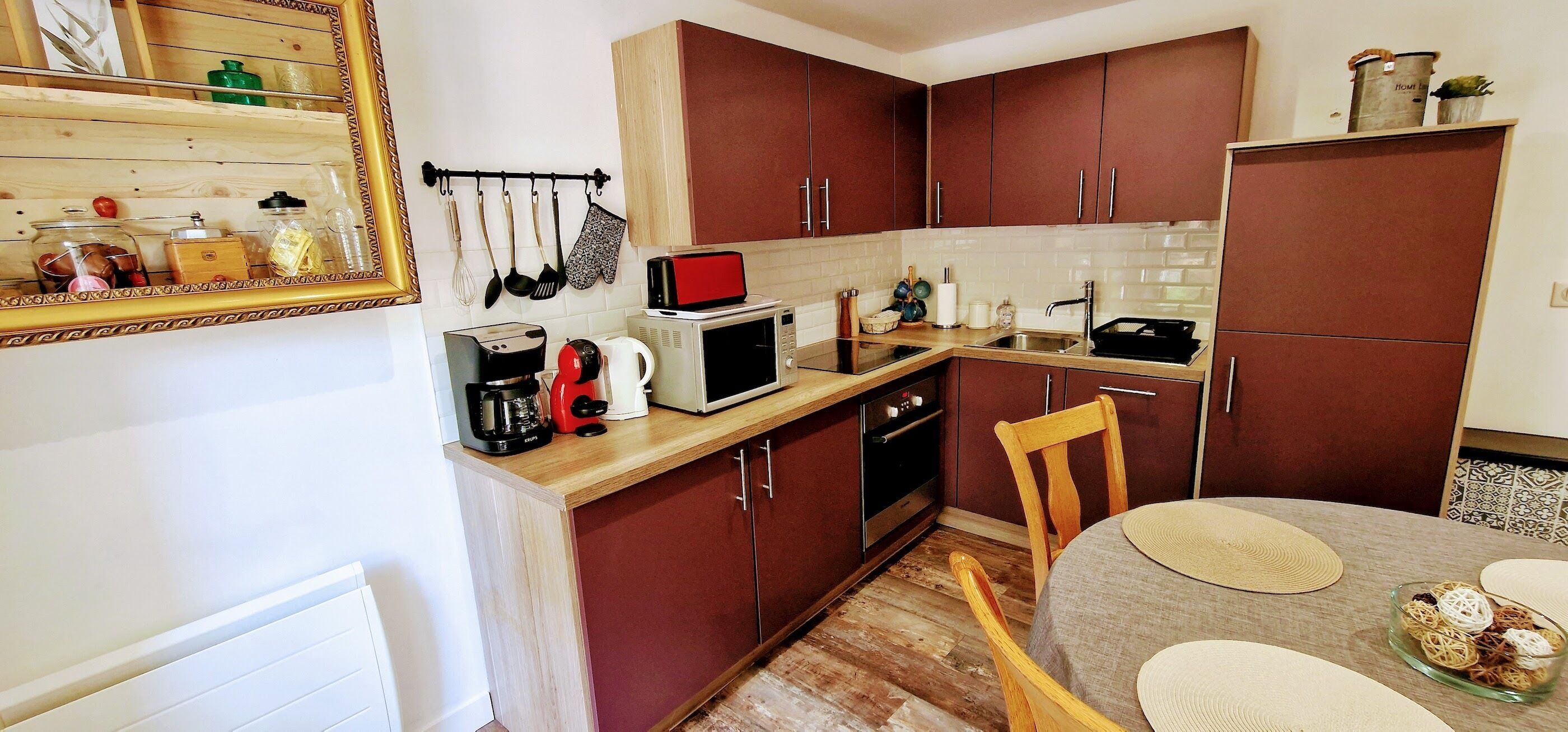 Charming cottage  2 to 4 people with swimming pool close to the landing beaches