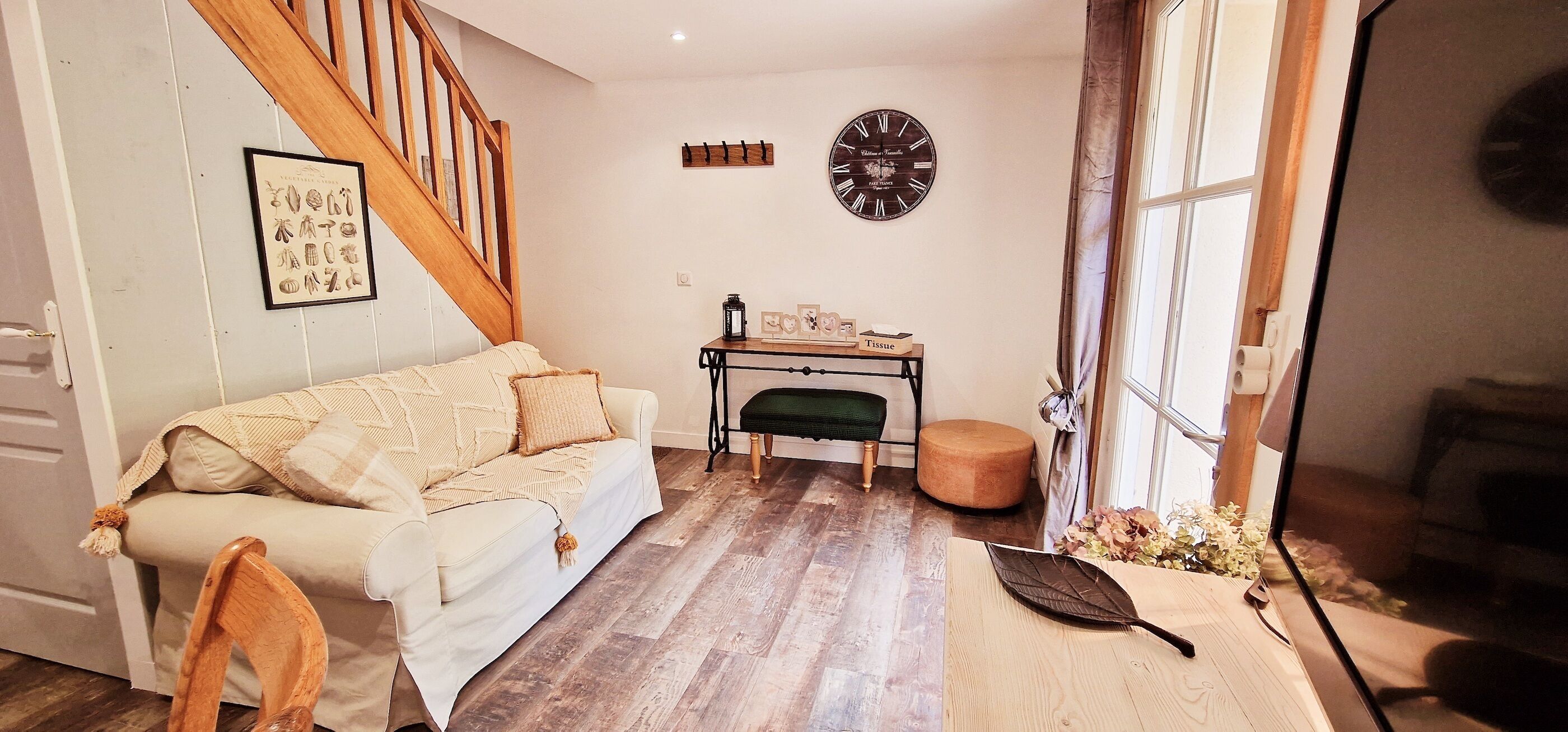 Charming cottage  2 to 4 people with swimming pool close to the landing beaches