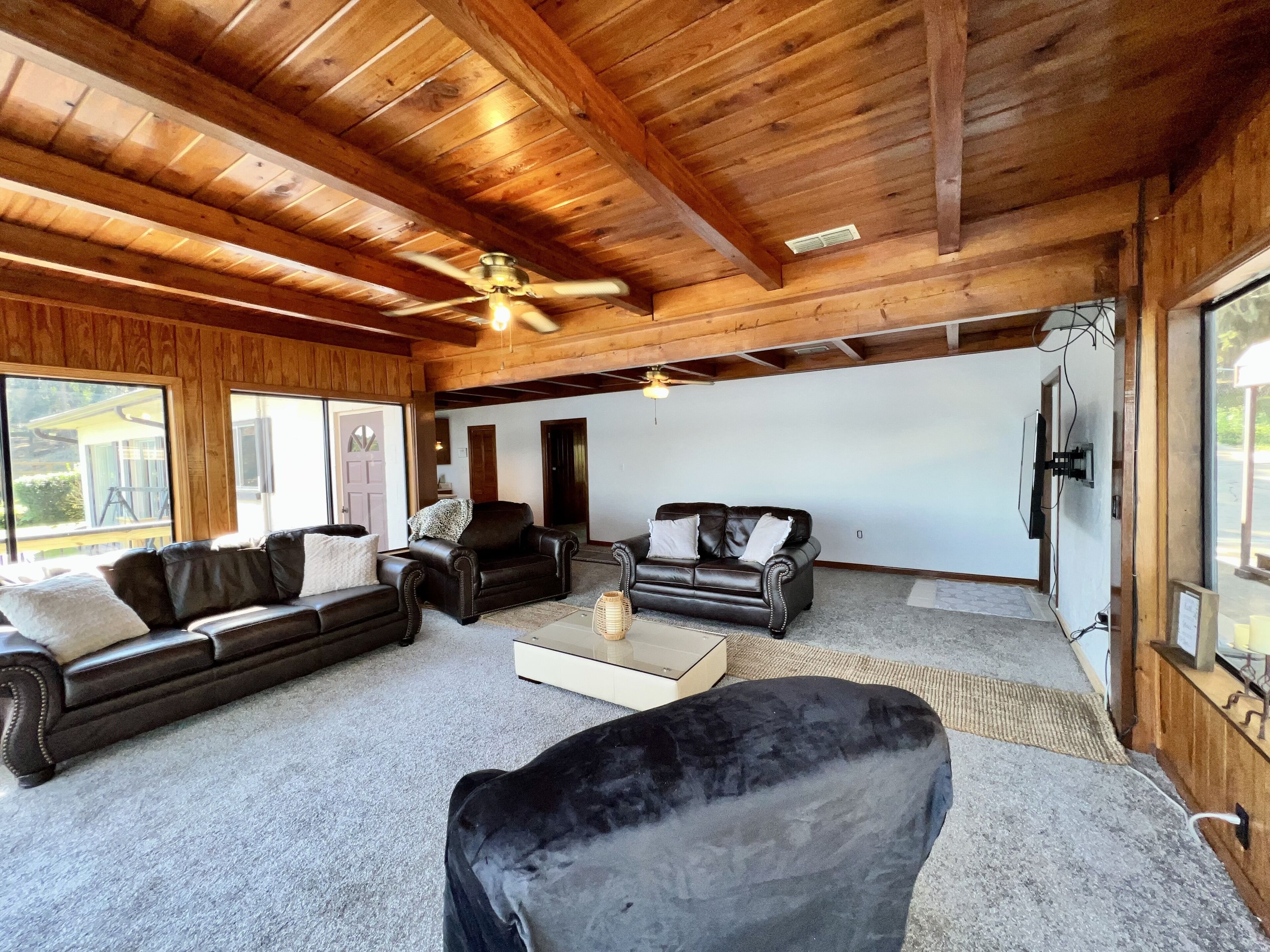 Wake to 180 lake sunrise & sunset views! Family, Fishing, Fun!