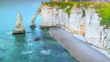 Plage à proximité, chaises longues