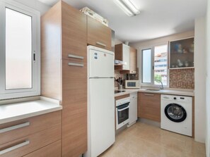 Réfrigérateur, micro-ondes, four, lave-vaisselle