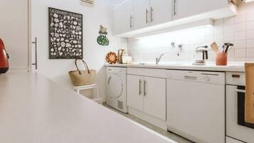 Kühlschrank, Ofen, Geschirrspüler, Toaster