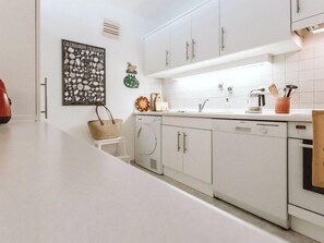 Kühlschrank, Ofen, Geschirrspüler, Toaster