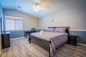 3 soverom, skrivebord, wi-fi og sengetøy