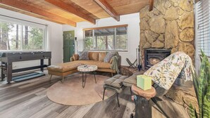 Interior - Ever Serene Cabin (Sugarloaf)