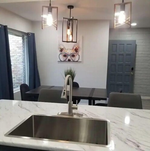 Eastside 3 bed 2 bath, King en suite & fast Wifi