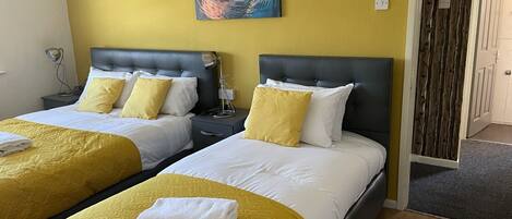 3 bedrooms, iron/ironing board, free WiFi, bed sheets