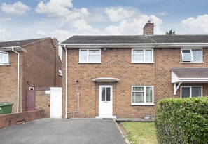 Exterior - 3 Bedroom Contractors House Near New Cross Hospital (Wolverhampton)