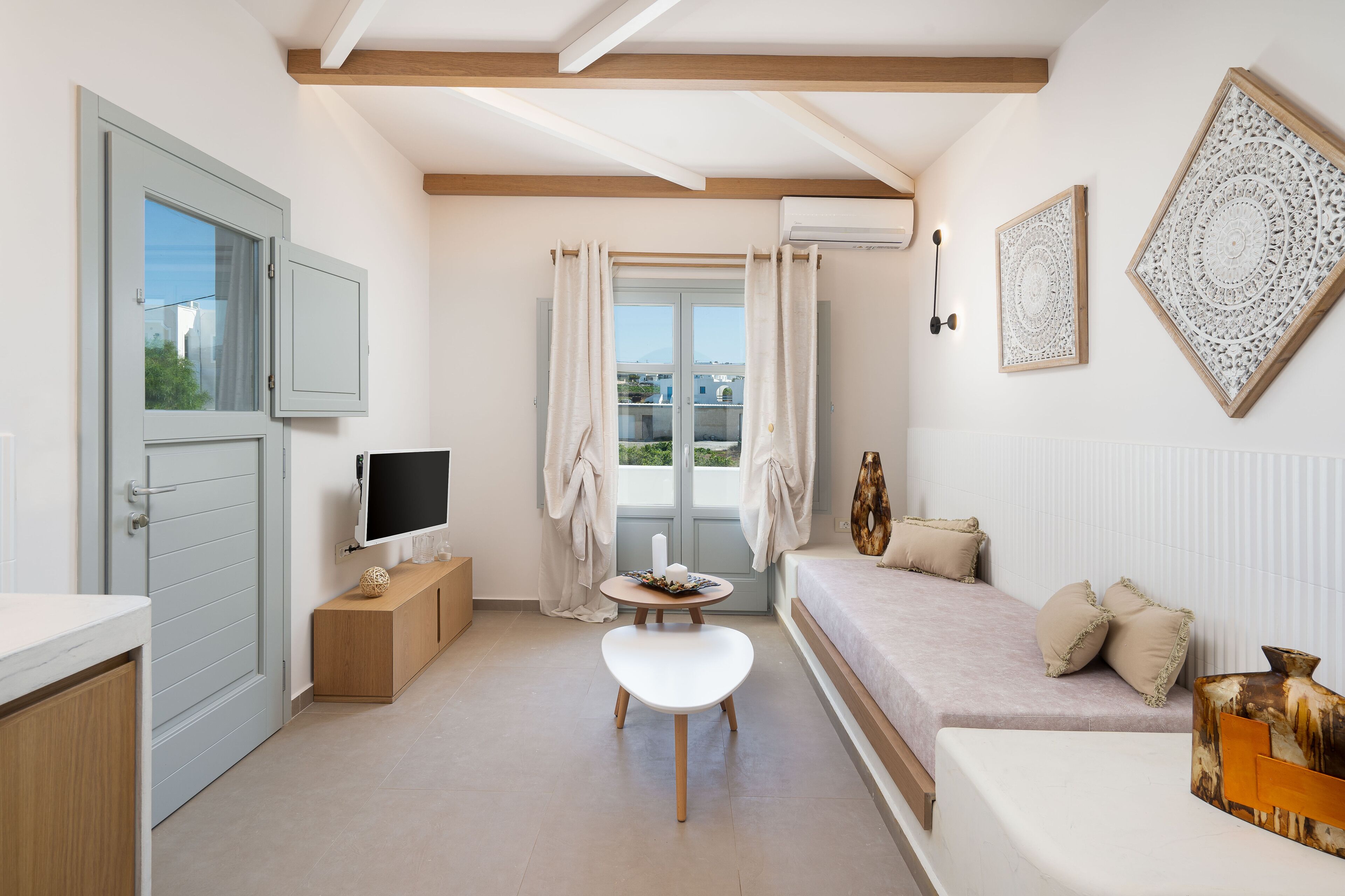 Exclusive Villa | Living area | Flat-screen TV