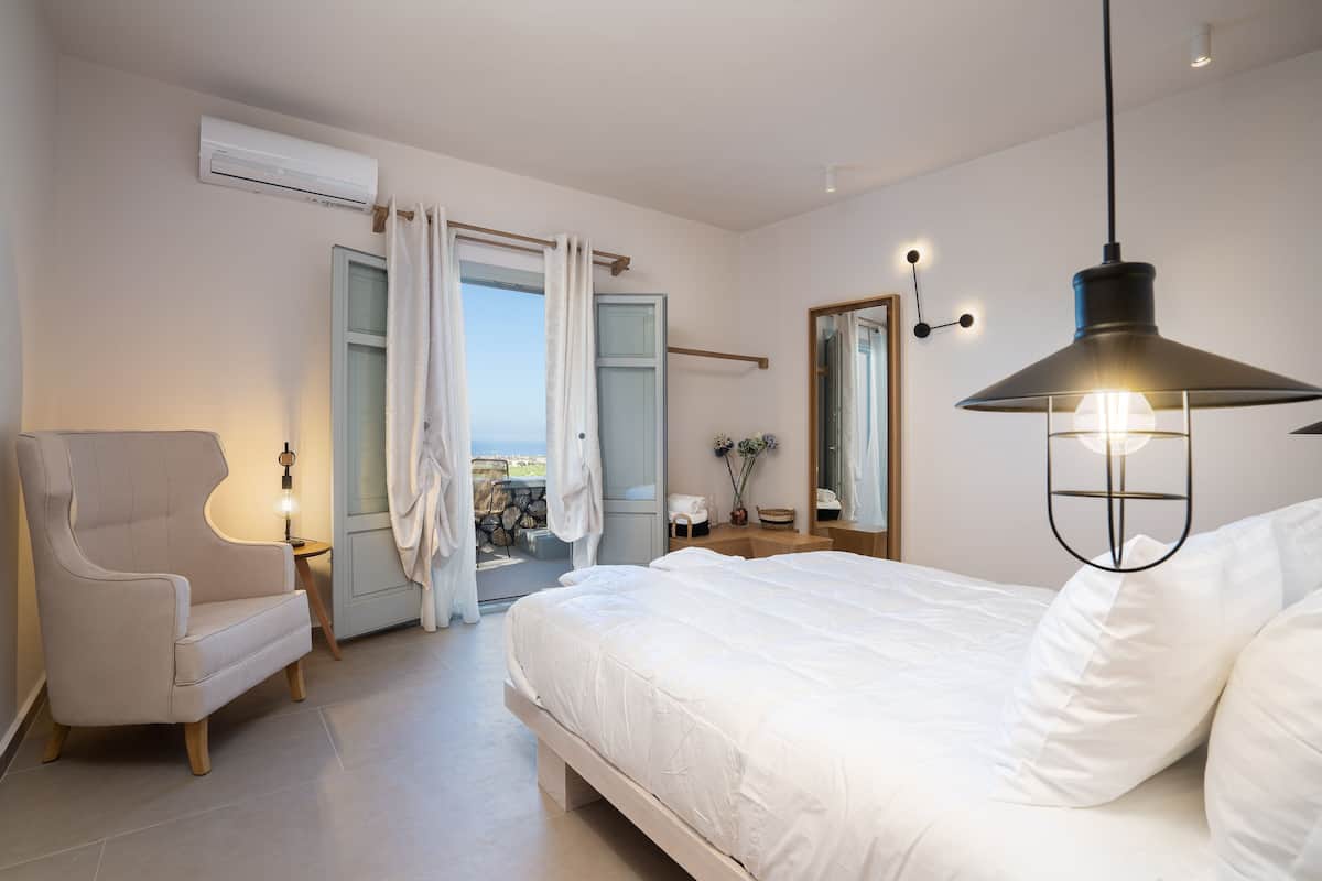 Classic Villa | 1 bedroom, in-room safe, soundproofing, iron/ironing board