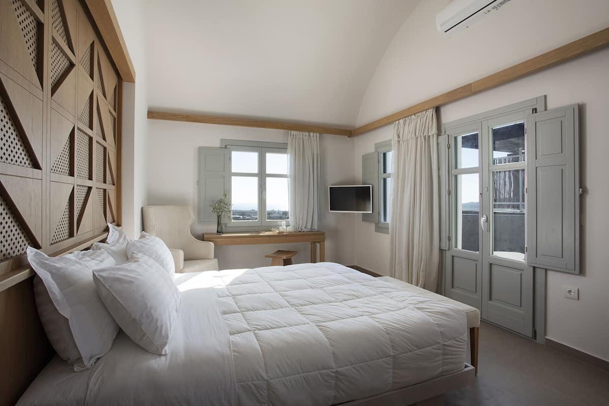 Exclusive Villa | 1 bedroom, in-room safe, soundproofing, iron/ironing board
